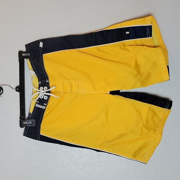 LOCAL MOTION Board Shorts with Back Pocket 31 - Picture 1 of 6